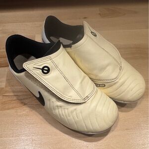 Nike Kids Yellow and Black Soccer Cleats